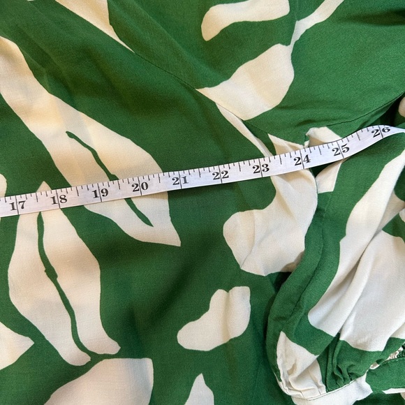 H&M Balloon-sleeved Green and White Floral Maxi Dress Size Medium - Picture 6 of 7